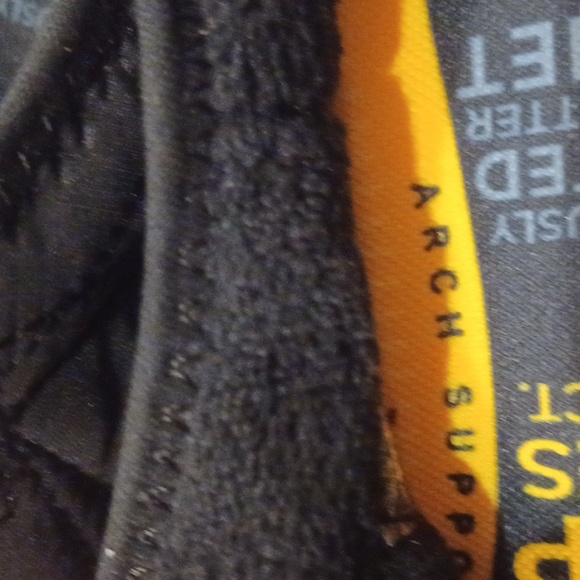 KEEN Howser II Women's Quilted Wrap Arch Support Water Resistant Black Shoes NEW - Picture 9 of 16